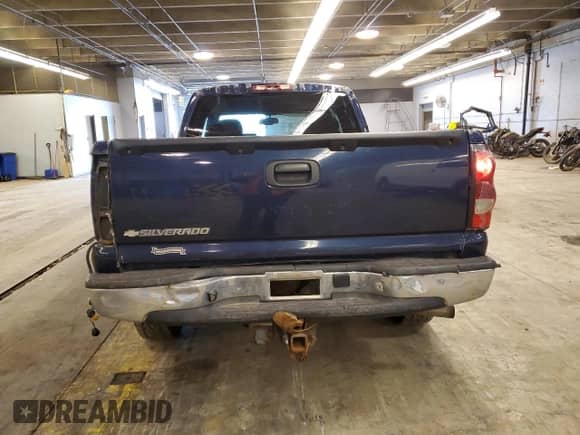 2006 Chevrolet Silverado 1500 LT2 z VIN 2GCEC19Z861323665, wystawiony jako Copart lot #76084704 z przebiegiem 122 792 mil mil oraz Nie do naprawy • Non repairable. Historia ofert i sprzedaży dostępna na DreamBid. Obrazek 6.