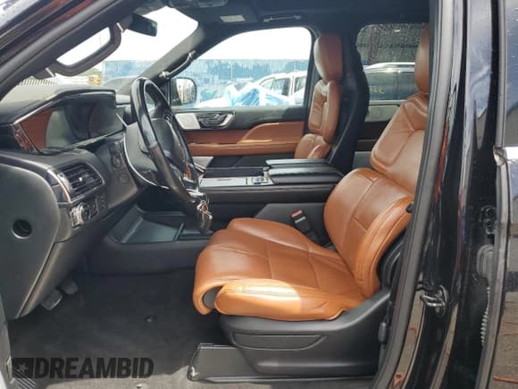 ✅ 2020 Lincoln Navigator Reserve • VIN: 5LMJJ2LT6LEL13993 • Lot: 65457915. Listed on Copart with 158,921 mi. Free auction sales archive from the USA and detailed vehicle history report at DreamBid. Image 7.