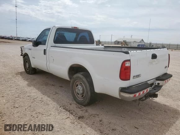 ✅ 2005 Ford F-250 XL • VIN: 1FTSF20P65EB37695 • Lot: 55752885. Listed on Copart with 238,436 mi. Free auction sales archive from the USA and detailed vehicle history report at DreamBid. Image 2.