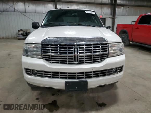 ✅ 2011 Lincoln Navigator • VIN: 5LMJJ2J53BEJ10322 • Lot: 58167925. Listed on Copart with 165,975 mi. Free auction sales archive from the USA and detailed vehicle history report at DreamBid. Image 5.