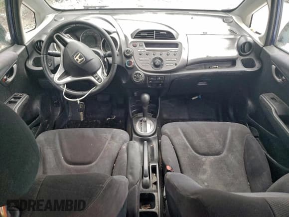 ✅ 2010 Honda Fit Sport • VIN: JHMGE8H49AS023271 • Lot: 96495565. Wystawiony na Copart z przebiegiem 332 810 mil. Bezpłatny archiwum sprzedaży aukcyjnych z USA i szczegółowy raport historii pojazdu na DreamBid. Zdjęcie 8.