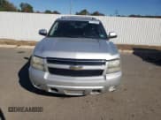 ✅ 2010 Chevrolet Suburban LT • VIN: 1GNUKJE35AR167608 • Lot: 76728464. Wystawiony na Copart z przebiegiem 253 970 mil. Bezpłatny archiwum sprzedaży aukcyjnych z USA i szczegółowy raport historii pojazdu na DreamBid. Zdjęcie 5.