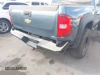 2007 Chevrolet Silverado 1500 1LT z VIN 2GCEK13MX71620793, wystawiony jako IAAI lot #43307609 z przebiegiem 152 249 mil mil oraz . Historia ofert i sprzedaży dostępna na DreamBid. Obrazek 6.