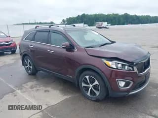 ✅ 2016 Kia Sorento EX • VIN: 5XYPHDA59GG121557 • Lot: 42358212. Listed on IAAI with 186,035 mi. Free auction sales archive from the USA and detailed vehicle history report at DreamBid. Image 1.