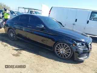 ✅ 2018 Mercedes-Benz C 300 • VIN: 55SWF4JB5JU266468 • Lot: 43356114. Wystawiony na IAAI z przebiegiem 74 166 mil. Bezpłatny archiwum sprzedaży aukcyjnych z USA i szczegółowy raport historii pojazdu na DreamBid. Zdjęcie 1.