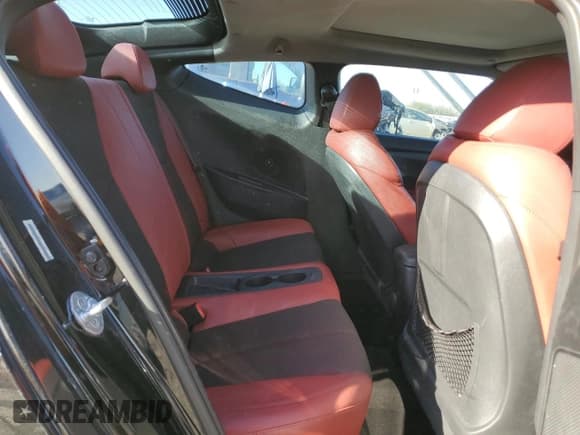 ✅ 2014 Hyundai Veloster • VIN: KMHTC6AD4EU199333 • Lot: 82149024. Wystawiony na Copart z przebiegiem 85 090 mil. Bezpłatny archiwum sprzedaży aukcyjnych z USA i szczegółowy raport historii pojazdu na DreamBid. Zdjęcie 10.