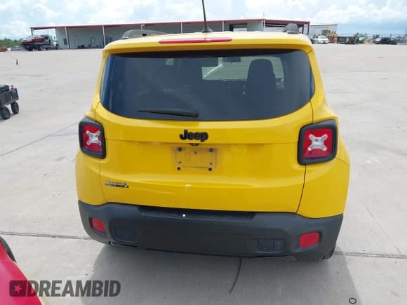 ✅ 2017 Jeep Renegade Latitude • VIN: ZACCJABB9HPG35478 • Lot: 42576406. Listed on IAAI with 95,518 mi. Free auction sales archive from the USA and detailed vehicle history report at DreamBid. Image 16.