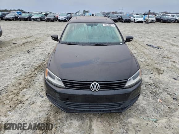 ✅ 2011 Volkswagen Jetta SE • VIN: 3VWDX7AJ9BM004767 • Lot: 95682215. Listed on Copart with 253,452 mi. Free auction sales archive from the USA and detailed vehicle history report at DreamBid. Image 5.