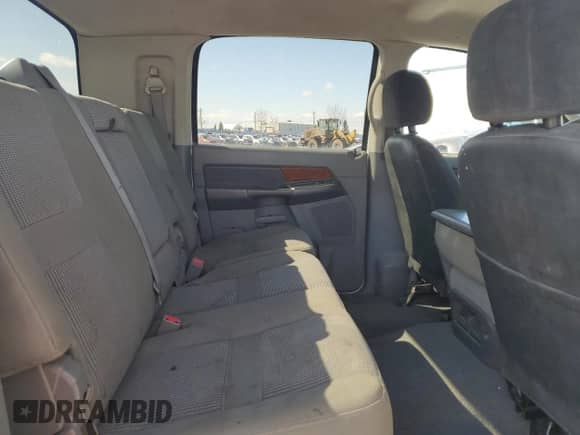 2006 Dodge 3500 Laramie z VIN 3D7LX39C16G170806, wystawiony jako Copart lot #51238065 z przebiegiem 368 436 mil mil oraz Czysty tytuł • Clean title. Historia ofert i sprzedaży dostępna na DreamBid. Obrazek 10.