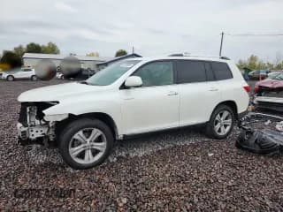 ✅ 2013 Toyota Highlander Limited • VIN: 5TDDK3EH5DS221513 • Lot: 82408895. Listed on Copart with 194,414 mi. Free auction sales archive from the USA and detailed vehicle history report at DreamBid. Image 1.