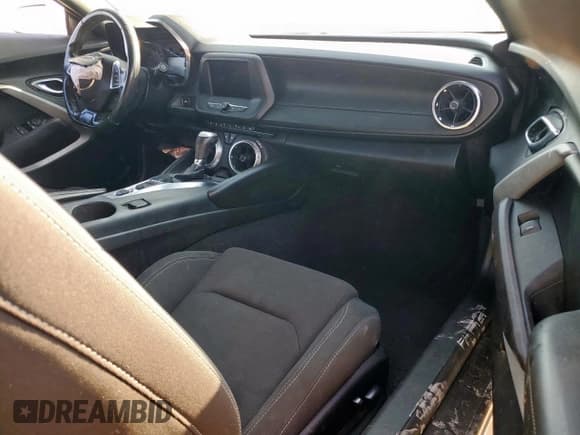 ✅ 2021 Chevrolet Camaro 1LT • VIN: 1G1FB3DSXM0104043 • Lot: 80556605. Listed on Copart with 79,832 mi. Free auction sales archive from the USA and detailed vehicle history report at DreamBid. Image 11.