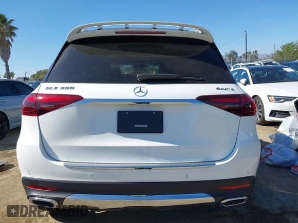 ✅ 2025 Mercedes-Benz GLE 350 • VIN: 4JGFB4FE0SB274722 • Lot: 42673121. Listed on IAAI with 5,666 mi. Free auction sales archive from the USA and detailed vehicle history report at DreamBid. Image 17.