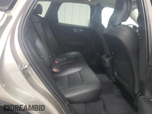 ✅ 2025 Volvo XC60 Core • VIN: YV4M12RJ7S1093423 • Лот: 70765565. Опубликован ранее на Copart с пробегом 14 396 миль. Бесплатный доступ к архиву аукционных продаж из США и подробный отчёт об истории автомобиля на DreamBid. Изображение 11.