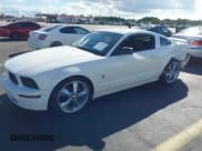 ✅ 2005 Ford Mustang GT Deluxe • VIN: 1ZVHT82H255233669 • Лот: 43479285. Опубликован ранее на IAAI с пробегом 245 239 миль. Бесплатный доступ к архиву аукционных продаж из США и подробный отчёт об истории автомобиля на DreamBid. Изображение 2.