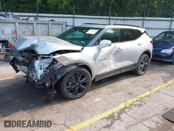 2021 Chevrolet Blazer RS с VIN 3GNKBKRS5MS574473, выставлен на аукционе IAAI как лот 42888076 с пробегом 43 439 миль миль и . История ставок и продаж доступна на DreamBid. Изображение 18.