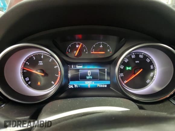 ✅ 2018 Buick Regal Essence • VIN: W04GV8SX8J1119753 • Lot: 86470845. Wystawiony na Copart z przebiegiem 102 922 mil. Bezpłatny archiwum sprzedaży aukcyjnych z USA i szczegółowy raport historii pojazdu na DreamBid. Zdjęcie 9.