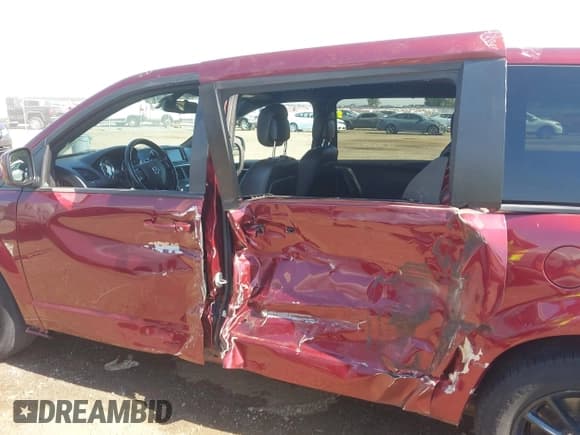 ✅ 2020 Dodge Grand Caravan SXT • VIN: 2C4RDGCG8LR255566 • Лот: 43438958. Опубликован ранее на IAAI с пробегом 42 325 миль. Бесплатный доступ к архиву аукционных продаж из США и подробный отчёт об истории автомобиля на DreamBid. Изображение 19.