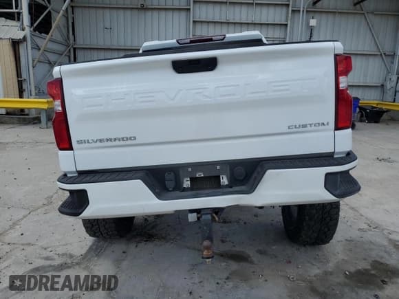 ✅ 2021 Chevrolet Silverado 1500 Custom • VIN: 3GCPYBEK1MG337159 • Lot: 67144774. Wystawiony na Copart z przebiegiem 41 863 mil. Bezpłatny archiwum sprzedaży aukcyjnych z USA i szczegółowy raport historii pojazdu na DreamBid. Zdjęcie 6.