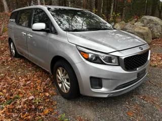 ✅ 2017 Kia Sedona L • VIN: KNDMA5C13H6273460 • Lot: 91932635. Wystawiony na Copart z przebiegiem 188 699 mil. Bezpłatny archiwum sprzedaży aukcyjnych z USA i szczegółowy raport historii pojazdu na DreamBid. Zdjęcie 1.