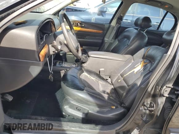 ✅ 1998 Lincoln Continental • VIN: 1LNFM97V8WY742639 • Lot: 82138303. Listed on Copart with 268,814 mi. Free auction sales archive from the USA and detailed vehicle history report at DreamBid. Image 7.