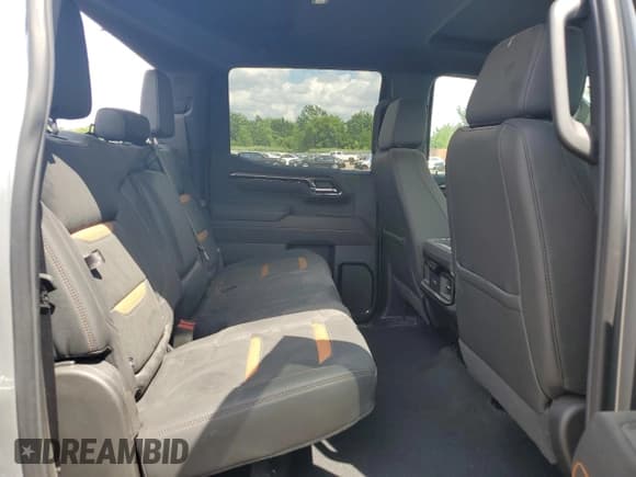 ✅ 2025 GMC Sierra 1500 AT4 • VIN: 1GTUUEEL8SZ275877 • Lot: 62586685. Wystawiony na Copart z przebiegiem 18 mil. Bezpłatny archiwum sprzedaży aukcyjnych z USA i szczegółowy raport historii pojazdu na DreamBid. Zdjęcie 11.