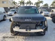 ✅ 2024 Kia EV9 Land • VIN: KNDADFS51R6026525 • Lot: 50104565. Wystawiony na Copart z przebiegiem 23 544 mil. Bezpłatny archiwum sprzedaży aukcyjnych z USA i szczegółowy raport historii pojazdu na DreamBid. Zdjęcie 5.