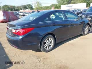 2013 Hyundai Sonata GLS with VIN 5NPEB4ACXDH552307, listed as a IAAI auction lot 43208817 with 56,883 mi miles and . Bid and sale history available at DreamBid. Image 4.