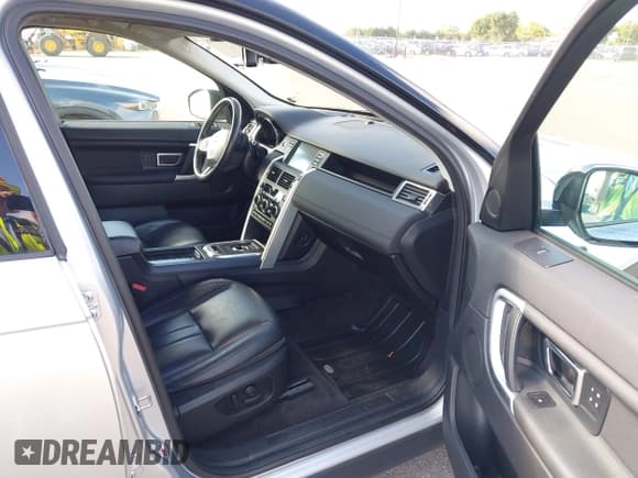 ✅ 2017 Land Rover Discovery Sport HSE • VIN: SALCR2BG2HH661169 • Lot: 43269736. Listed on IAAI with 75,144 mi. Free auction sales archive from the USA and detailed vehicle history report at DreamBid. Image 5.
