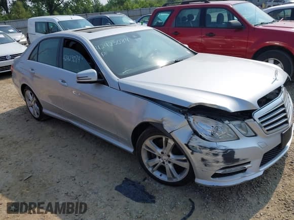 ✅ 2013 Mercedes-Benz E 350 Luxury • VIN: WDDHF8JB7DA684289 • Lot: 42423084. Listed on IAAI with 124,654 mi. Free auction sales archive from the USA and detailed vehicle history report at DreamBid. Image 1.