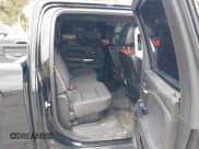 ✅ 2018 Chevrolet Silverado 1500 LT • VIN: 3GCPCREC7JG602033 • Lot: 43407063. Wystawiony na IAAI z przebiegiem 81 468 mil. Bezpłatny archiwum sprzedaży aukcyjnych z USA i szczegółowy raport historii pojazdu na DreamBid. Zdjęcie 8.