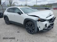 ✅ 2023 Mazda CX-50 S Premium Plus • VIN: 7MMVABEM7PN108865 • Lot: 42049215. Wystawiony na IAAI z przebiegiem 33 285 mil. Bezpłatny archiwum sprzedaży aukcyjnych z USA i szczegółowy raport historii pojazdu na DreamBid. Zdjęcie 1.