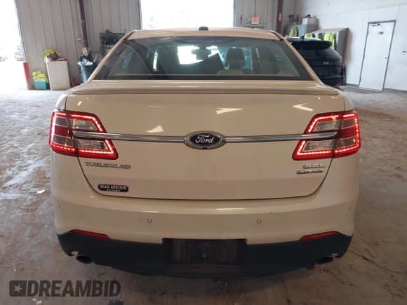 ✅ 2017 Ford Taurus SEL • VIN: 1FAHP2E86HG116904 • Lot: 43152326. Wystawiony na IAAI z przebiegiem 124 597 mil. Bezpłatny archiwum sprzedaży aukcyjnych z USA i szczegółowy raport historii pojazdu na DreamBid. Zdjęcie 16.