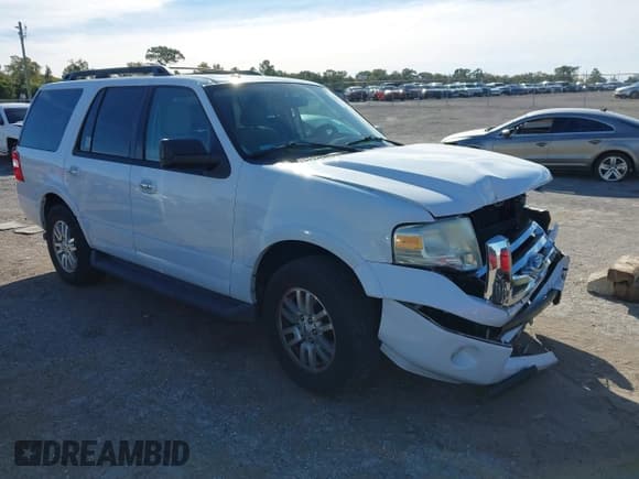 ✅ 2013 Ford Expedition XLT • VIN: 1FMJU1H53DEF28683 • Lot: 43675422. Wystawiony na IAAI z przebiegiem 50 516 mil. Bezpłatny archiwum sprzedaży aukcyjnych z USA i szczegółowy raport historii pojazdu na DreamBid. Zdjęcie 1.