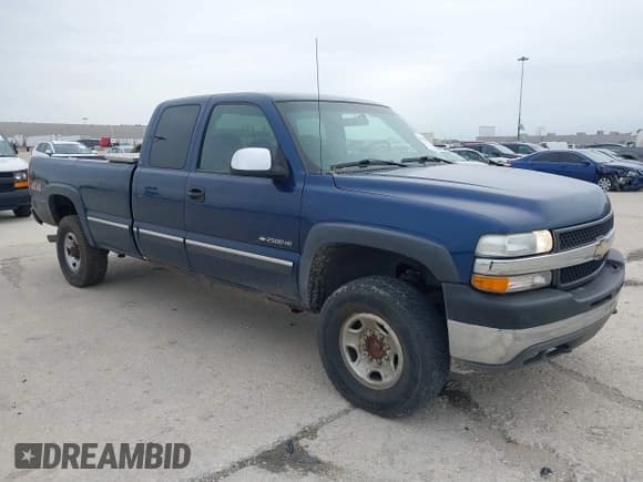 ✅ 2002 Chevrolet Silverado 2500HD • VIN: 1GCHK29U62E106361 • Lot: 39156047. Wystawiony na IAAI z przebiegiem 182 281 mil. Bezpłatny archiwum sprzedaży aukcyjnych z USA i szczegółowy raport historii pojazdu na DreamBid. Zdjęcie 1.