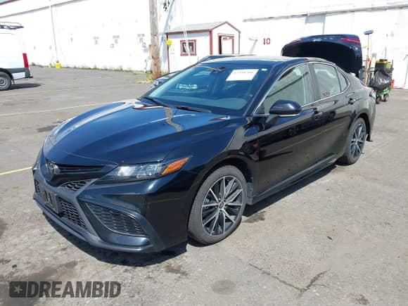 2022 Toyota Camry SE with VIN 4T1G11BK1NU050000, listed as a IAAI auction lot 42348766 with 57,429 mi miles and . Bid and sale history available at DreamBid. Image 17.