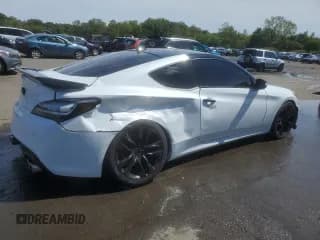 ✅ 2015 Hyundai Genesis Coupe R-Spec • VIN: KMHHU6KJ1FU124937 • Lot: 70708565. Wystawiony na Copart z przebiegiem Nie podano. Bezpłatny archiwum sprzedaży aukcyjnych z USA i szczegółowy raport historii pojazdu na DreamBid. Zdjęcie 3.