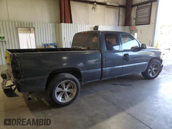 ✅ 2005 Chevrolet Silverado 1500 • VIN: 1GCEC19X55Z121273 • Лот: 73507164. Опубликован ранее на Copart с пробегом Не указан. Бесплатный доступ к архиву аукционных продаж из США и подробный отчёт об истории автомобиля на DreamBid. Изображение 3.