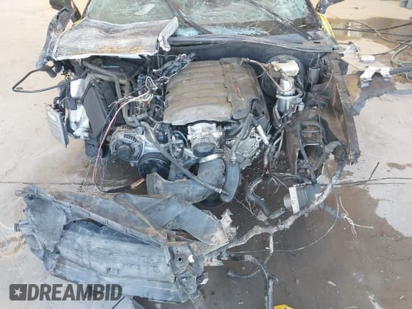 ✅ 2014 Chevrolet Corvette Z51 3LT • VIN: 1G1YL2D74E5106127 • Lot: 43217458. Wystawiony na IAAI z przebiegiem Nie podano. Bezpłatny archiwum sprzedaży aukcyjnych z USA i szczegółowy raport historii pojazdu na DreamBid. Zdjęcie 6.