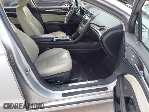 ✅ 2017 Ford Fusion Titanium • VIN: 3FA6P0K93HR114612 • Lot: 43284409. Listed on IAAI with 88,489 mi. Free auction sales archive from the USA and detailed vehicle history report at DreamBid. Image 5.