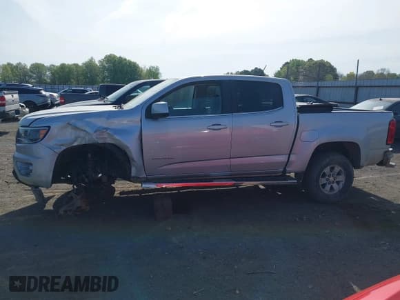 ✅ 2018 Chevrolet Colorado 2WD Work Truck • VIN: 1GCGSBEA0J1189525 • Lot: 41898384. Listed on IAAI with 33,748 mi. Free auction sales archive from the USA and detailed vehicle history report at DreamBid. Image 14.