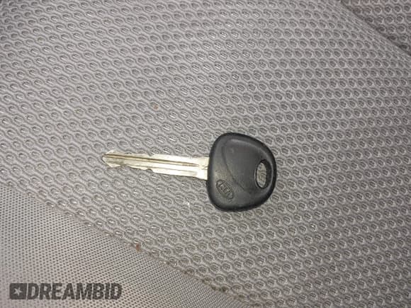 ✅ 2008 Kia Rondo EX • VIN: KNAFG526587164090 • Lot: 43572928. Listed on IAAI with 191,969 mi. Free auction sales archive from the USA and detailed vehicle history report at DreamBid. Image 11.