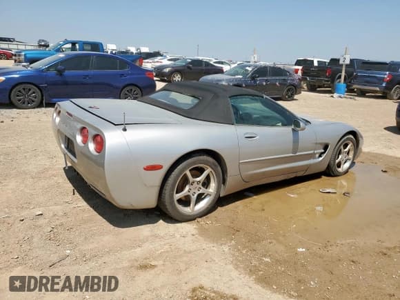 ✅ 2004 Chevrolet Corvette • VIN: 1G1YY32G445114964 • Лот: 65180305. Опубликован ранее на Copart с пробегом 352 872 миль. Бесплатный доступ к архиву аукционных продаж из США и подробный отчёт об истории автомобиля на DreamBid. Изображение 3.