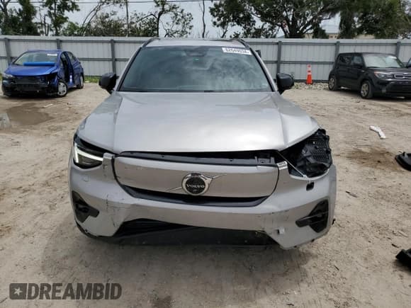 ✅ 2023 Volvo XC40 Ultimate • VIN: YV4ED3UMXP2945977 • Lot: 62649034. Listed on Copart with 10,853 mi. Free auction sales archive from the USA and detailed vehicle history report at DreamBid. Image 5.
