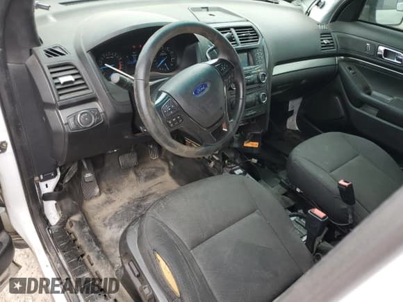 ✅ 2017 Ford Police Interceptor Utility • VIN: 1FM5K8AT8HGA63739 • Lot: 50907305. Wystawiony na Copart z przebiegiem 117 860 mil. Bezpłatny archiwum sprzedaży aukcyjnych z USA i szczegółowy raport historii pojazdu na DreamBid. Zdjęcie 8.