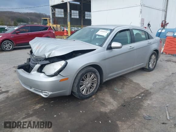 ✅ 2007 Chrysler Sebring • VIN: 1C3LC46K17N510055 • Lot: 43818551. Wystawiony na IAAI z przebiegiem 109 444 mil. Bezpłatny archiwum sprzedaży aukcyjnych z USA i szczegółowy raport historii pojazdu na DreamBid. Zdjęcie 2.