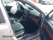 ✅ 2010 Subaru Outback Limited • VIN: 4S4BRCJC4A3372381 • Lot: 42276617. Wystawiony na IAAI z przebiegiem 178 291 mil. Bezpłatny archiwum sprzedaży aukcyjnych z USA i szczegółowy raport historii pojazdu na DreamBid. Zdjęcie 5.