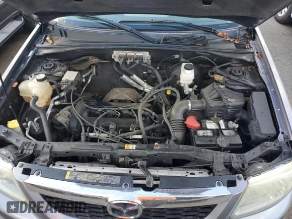 ✅ 2008 Mazda Tribute Sport • VIN: 4F2CZ92Z58KM16600 • Lot: 75220444. Wystawiony na Copart z przebiegiem 121 670 mil. Bezpłatny archiwum sprzedaży aukcyjnych z USA i szczegółowy raport historii pojazdu na DreamBid. Zdjęcie 12.