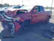 2019 Chevrolet Colorado 4WD LT z VIN 1GCHTCEN0K1123455, wystawiony jako IAAI lot #43347792 z przebiegiem 52 156 mil mil oraz . Historia ofert i sprzedaży dostępna na DreamBid. Obrazek 17.