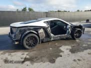 ✅ 2022 Chevrolet Corvette 2LT • VIN: 1G1YB2D47N5101352 • Lot: 86526105. Wystawiony na Copart z przebiegiem 28 442 mil. Bezpłatny archiwum sprzedaży aukcyjnych z USA i szczegółowy raport historii pojazdu na DreamBid. Zdjęcie 3.