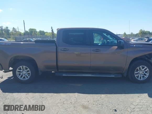 ✅ 2019 Chevrolet Silverado 1500 RST • VIN: 3GCUYEED0KG250193 • Lot: 43152543. Wystawiony na IAAI z przebiegiem 77 720 mil. Bezpłatny archiwum sprzedaży aukcyjnych z USA i szczegółowy raport historii pojazdu na DreamBid. Zdjęcie 12.